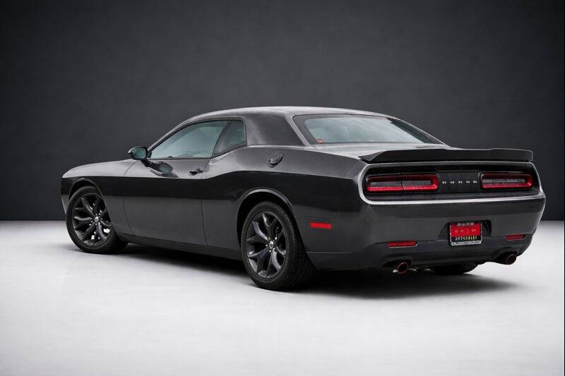 2017 Dodge Challenger SXT