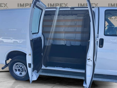 2023 GMC Savana 2500