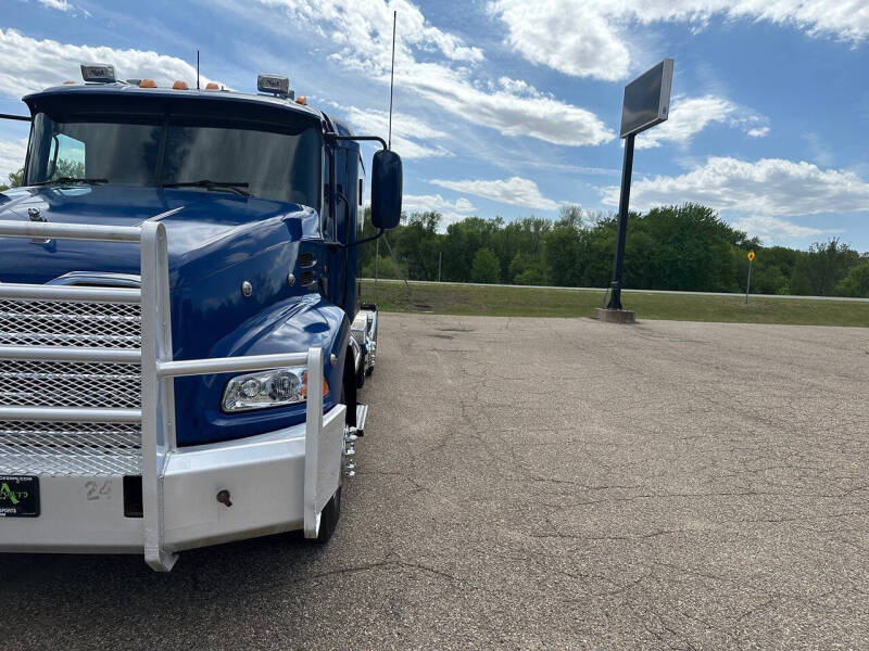 2011 Mack Pinnacle