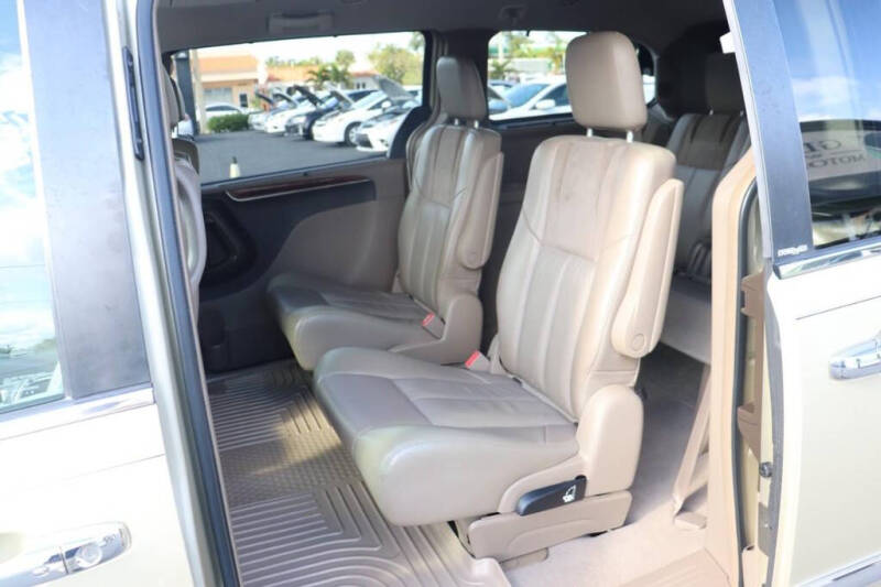 2011 Chrysler Town and Country Limited