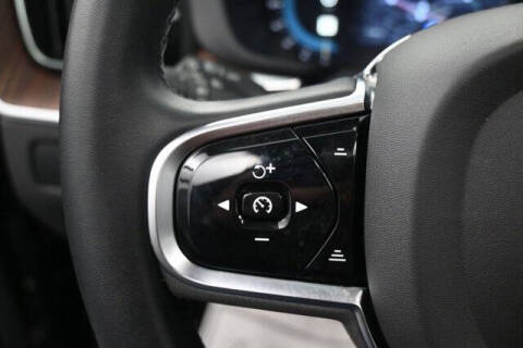 2023 Volvo XC60 B5 Plus Dark Theme