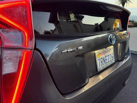 2016 Toyota Prius Three Touring