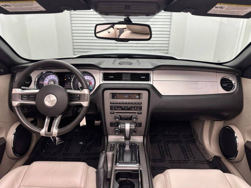 2011 Ford Mustang V6 Premium