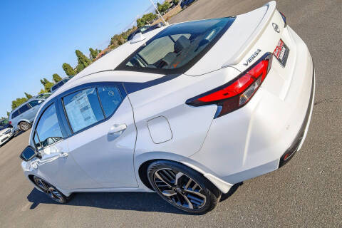 2025 Nissan Versa SR