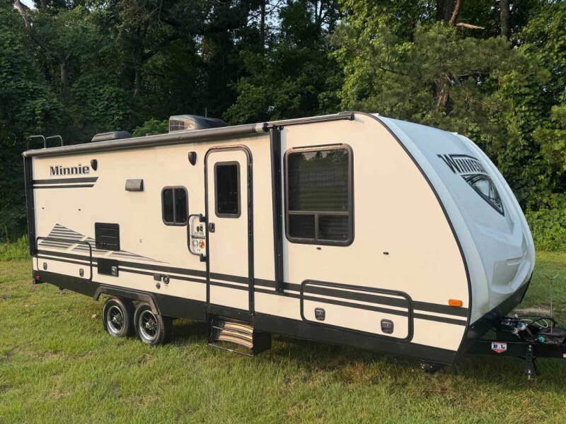 2019 Winnebago Minnie 2201