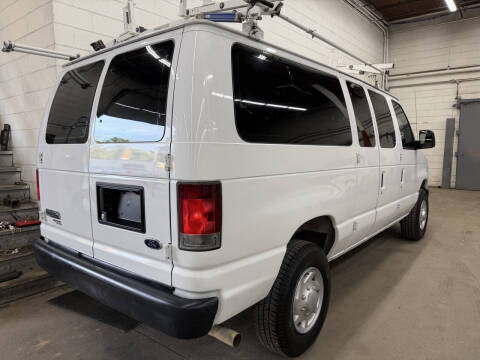2011 Ford E-Series E-350 SD