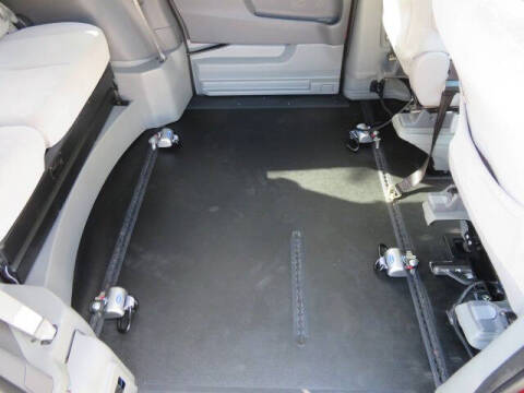 2020 Toyota Sienna LE Mobility 7-Passenger