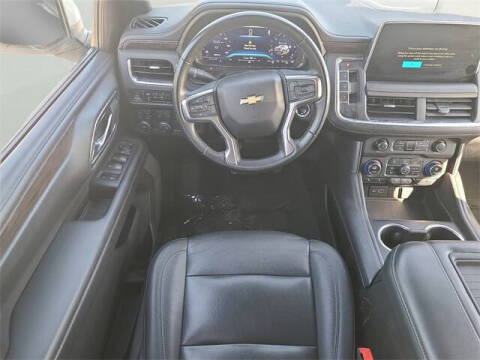 2023 Chevrolet Suburban LT