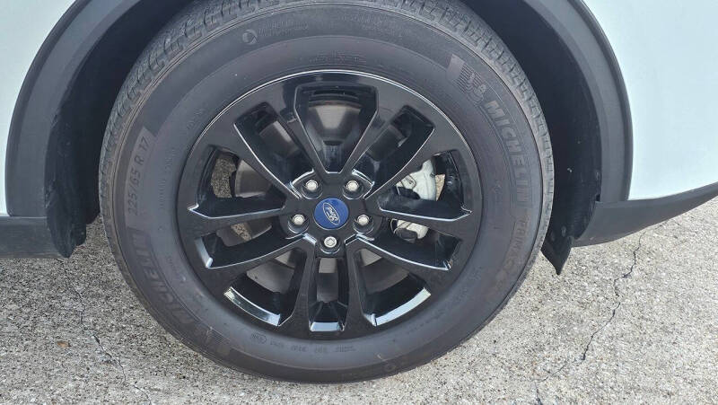 2020 Ford Escape SE