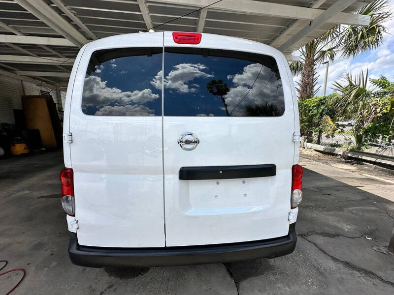 2017 Nissan NV200