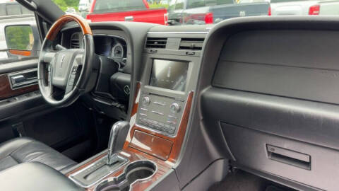 2017 Lincoln Navigator Select