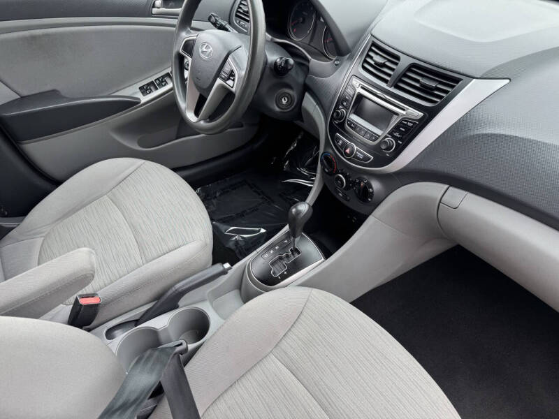 2016 Hyundai Accent SE