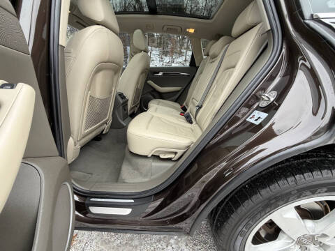 2011 Audi Q5 2.0T quattro Premium Plus