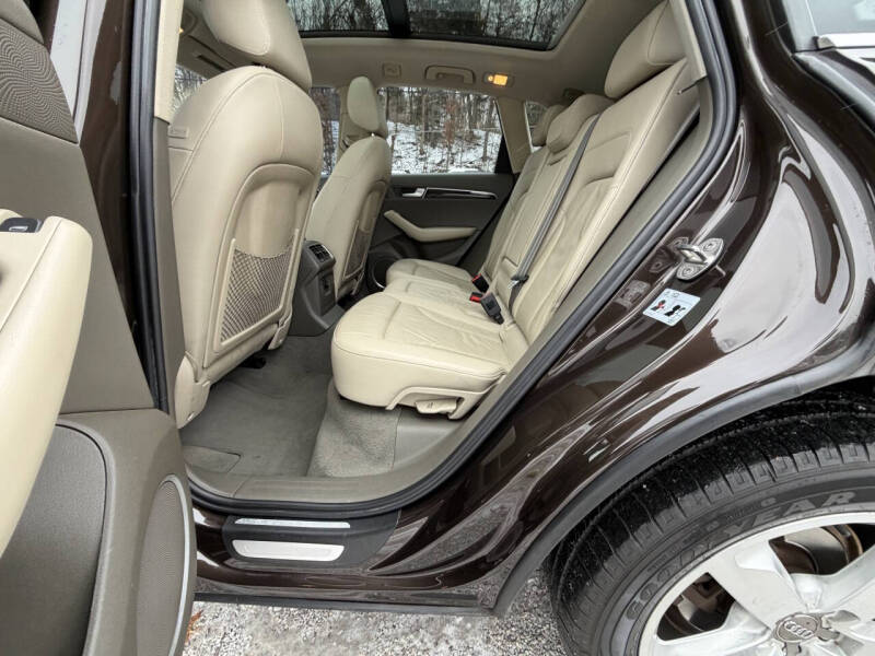 2011 Audi Q5 2.0T quattro Premium Plus