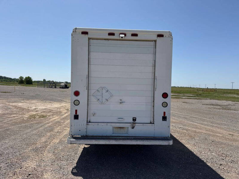 2000 Freightliner MT45 Chassis