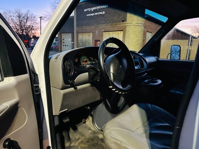 2002 Ford E-Series E-350 SD