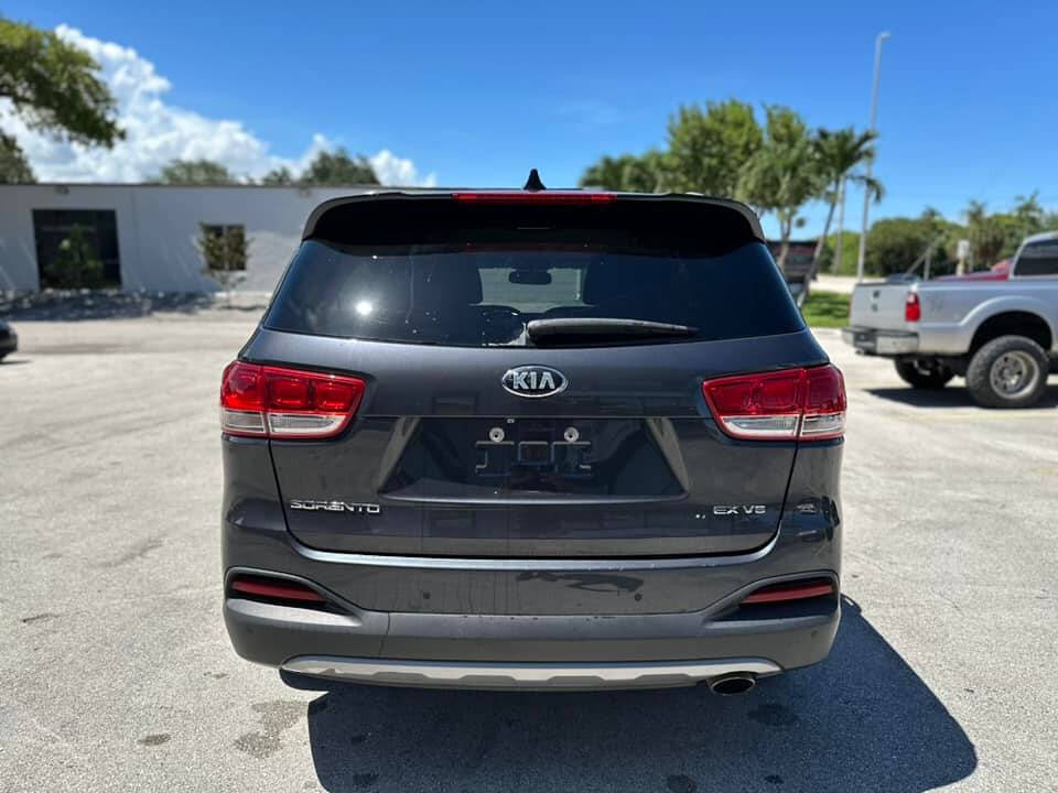 2018 Kia Sorento for sale at Valdez Auto Dealers in Pompano Beach, FL