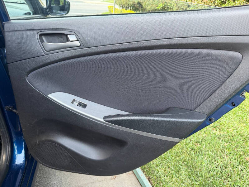 2017 Hyundai Accent SE