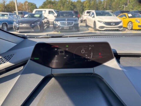 2024 Toyota Prius LE