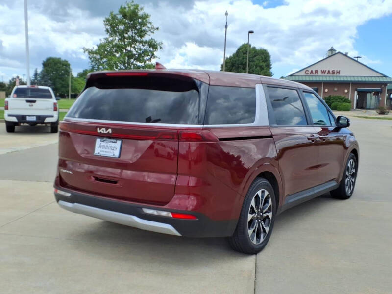 2024 Kia Carnival EX