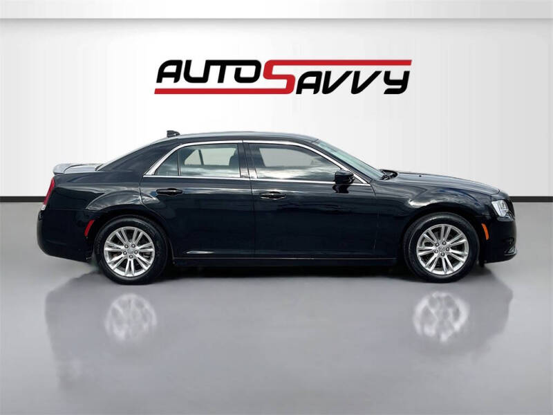2021 Chrysler 300 Touring