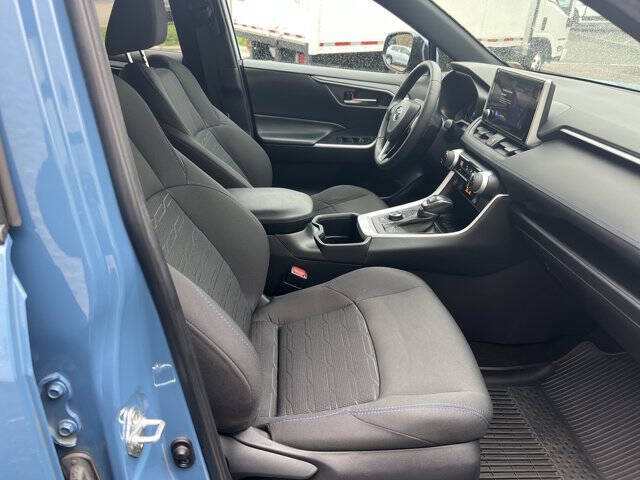 2023 Toyota RAV4 Hybrid SE