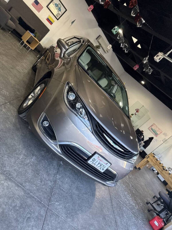 2018 Chrysler Pacifica Hybrid Touring Plus