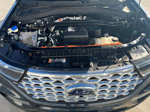 2023 Ford Explorer Hybrid Platinum