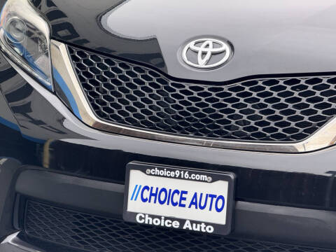 2017 Toyota Sienna SE 8-Passenger