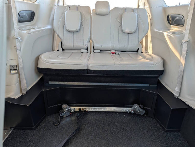 2017 Chrysler Pacifica Touring-L Plus