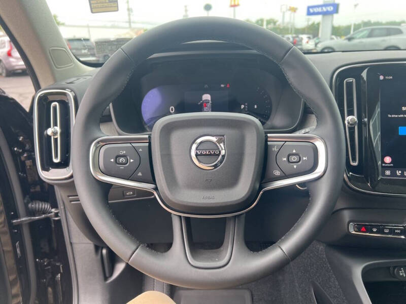 2026 Volvo XC40 B5 Plus