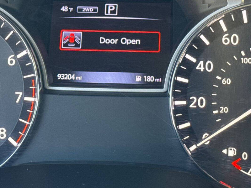 2017 Nissan Pathfinder SV