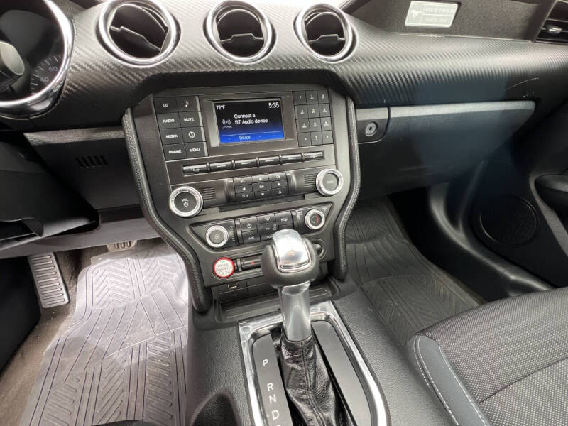 2015 Ford Mustang V6