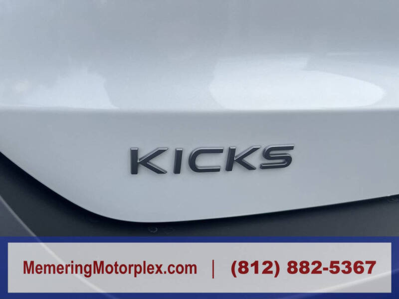 2025 Nissan Kicks SR