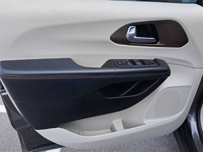 2019 Chrysler Pacifica Touring L