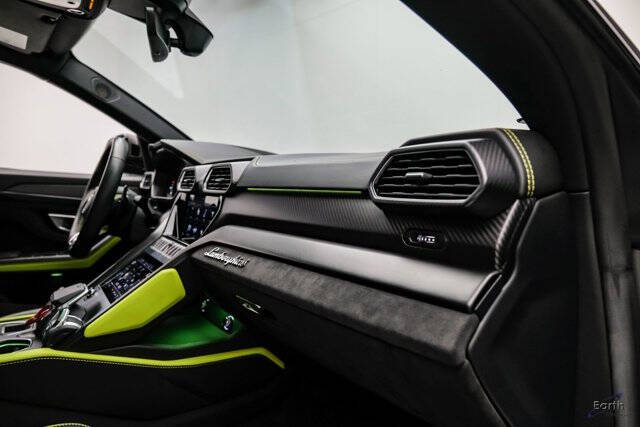 2022 Lamborghini Urus