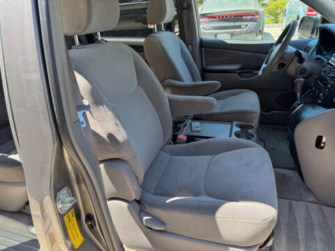 2005 Toyota Sienna LE 7 Passenger