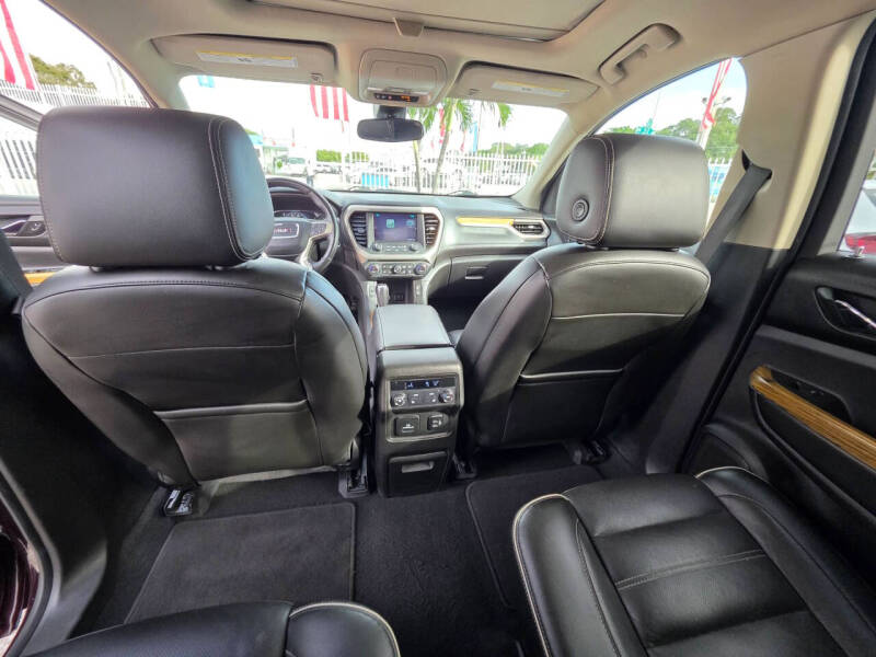 2017 GMC Acadia Denali