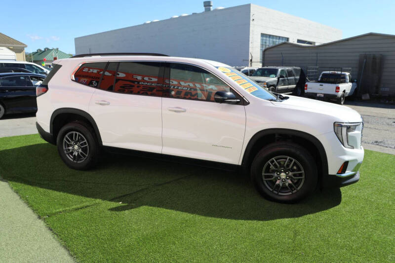 2025 GMC Acadia Elevation