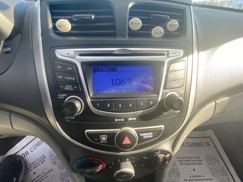 2012 Hyundai Accent GS