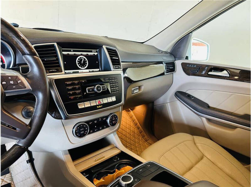 2014 Mercedes-Benz GL-Class GL450 photo 38