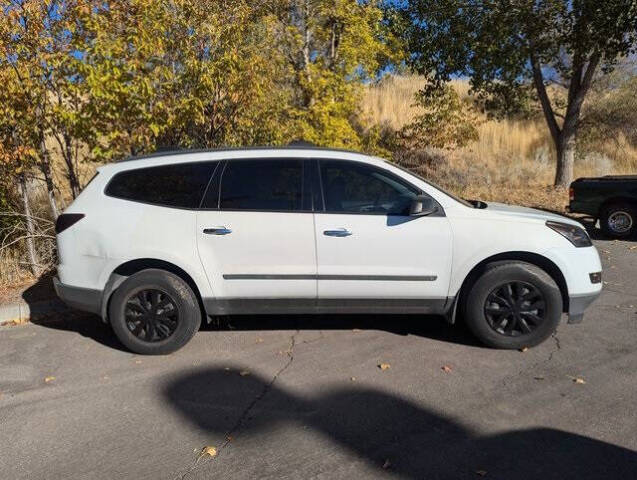 2009 Chevrolet Traverse for sale at Axio Auto Boise in Boise, ID