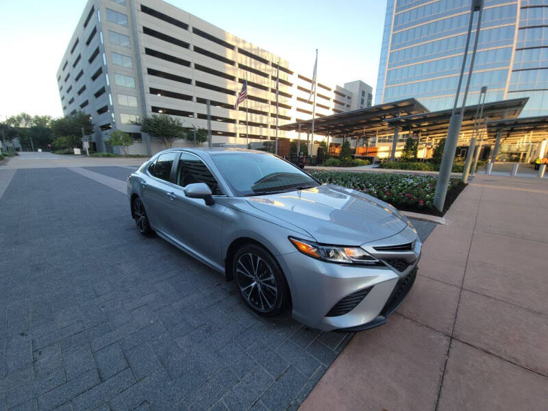 2020 Toyota Camry SE