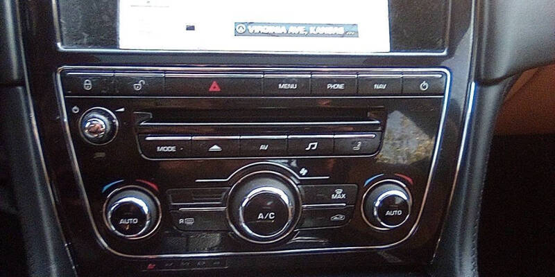 2012 Jaguar XJL Portfolio