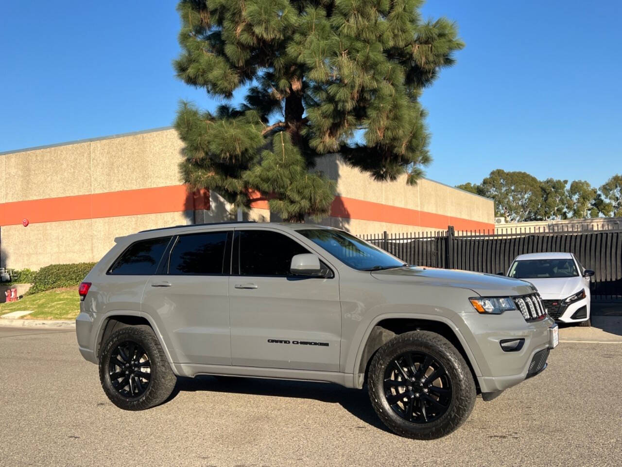 2019 Jeep Grand Cherokee for sale at ZRV AUTO INC in Brea, CA