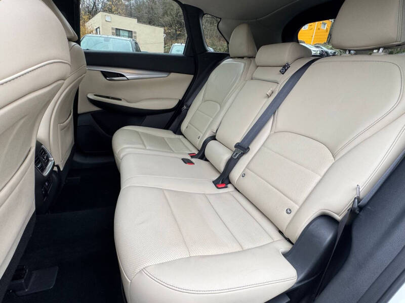 2019 Infiniti QX50 Essential