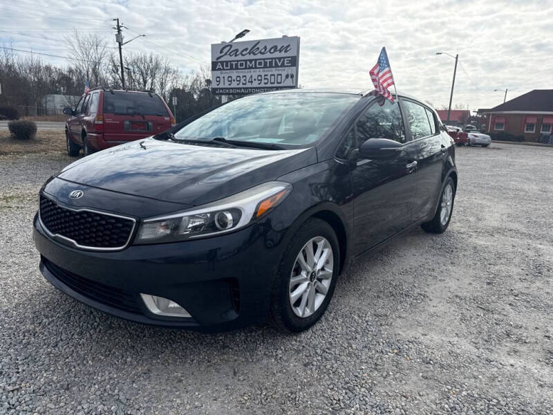 2017 Kia Forte5 LX's photo