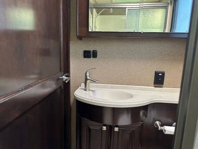 2016 Freightliner XCR Chassis