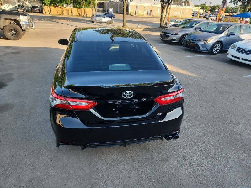 2019 Toyota Camry SE