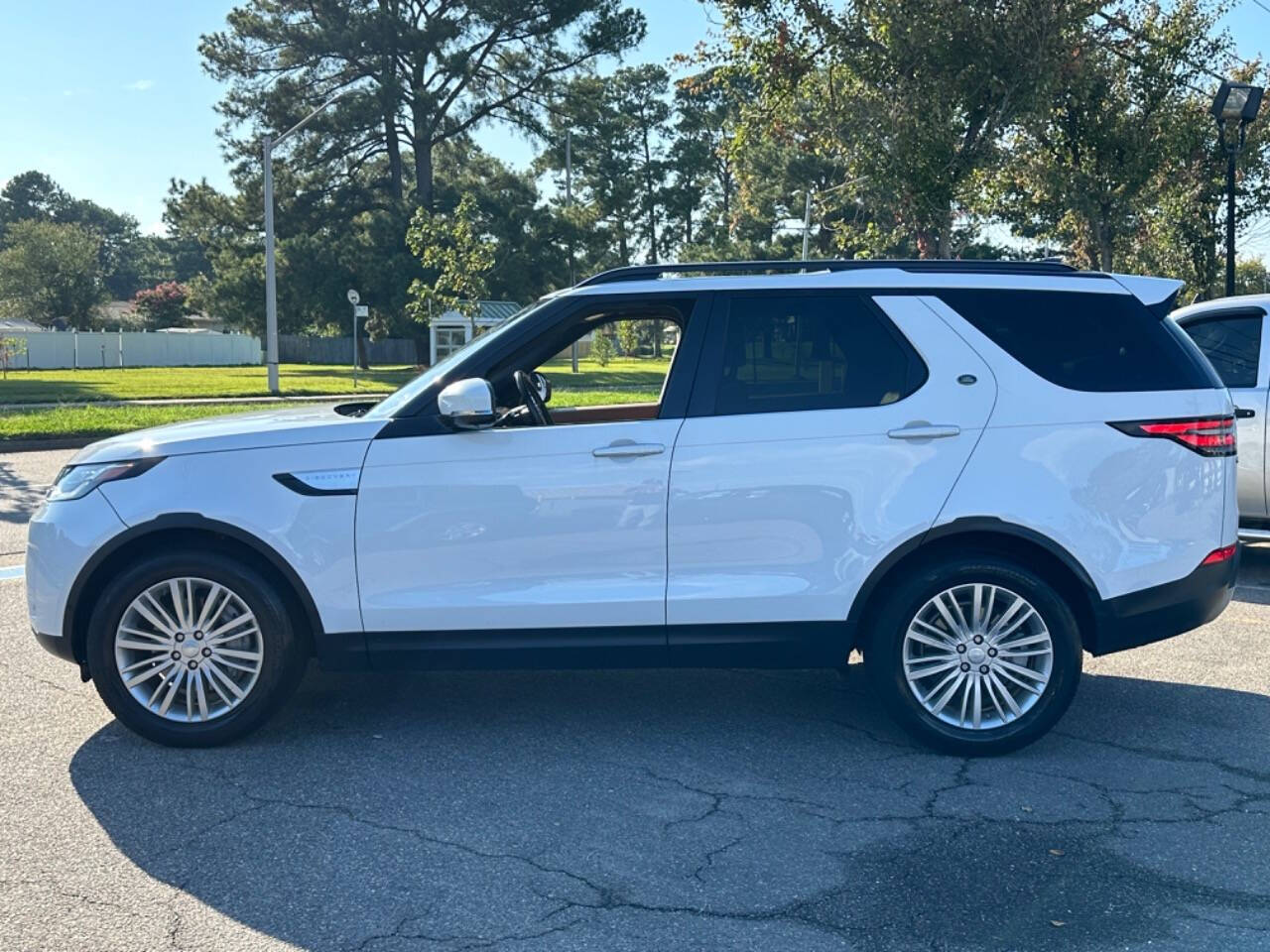 2018 Land Rover Discovery for sale at CarMood in Virginia Beach, VA